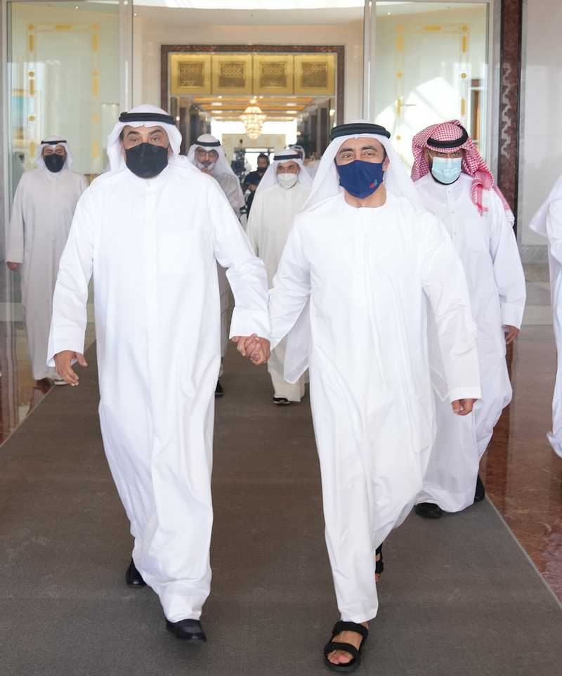 ممثل سمو الأمير يقدم واجب العزاء إلى رئيس الإمارات بوفاة الشيخ خليفة بن زايد