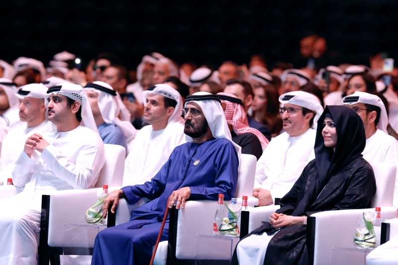 محمد بن راشد يتوج المغربي أحمد زينون بلقب صانع الأمل الأول في الوطن العربي ويوجه بتكريم المتأهلين إلى النهائيات