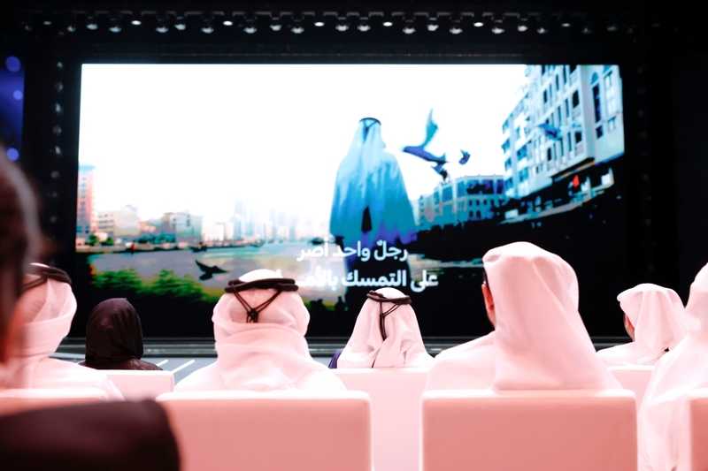 محمد بن راشد يتوج المغربي أحمد زينون بلقب صانع الأمل الأول في الوطن العربي ويوجه بتكريم المتأهلين إلى النهائيات