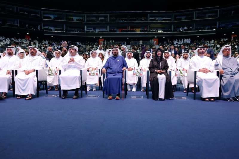 محمد بن راشد يتوج المغربي أحمد زينون بلقب صانع الأمل الأول في الوطن العربي ويوجه بتكريم المتأهلين إلى النهائيات