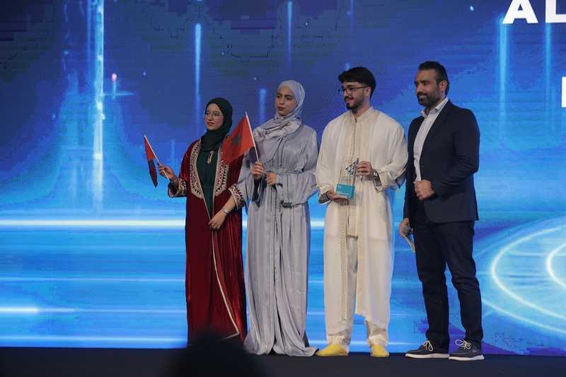  كلير فلو و سباركس تفوزان بجائزة الشايع ستاربكس للعمل المستدام