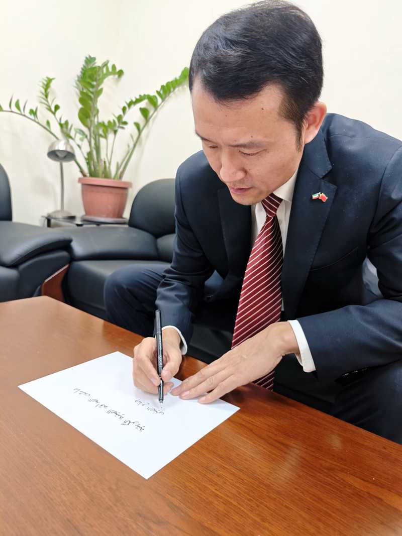 دبلوماسيون وسفراء أجانب يروون لـ القبس حكاية شغفهم باللغة العربية