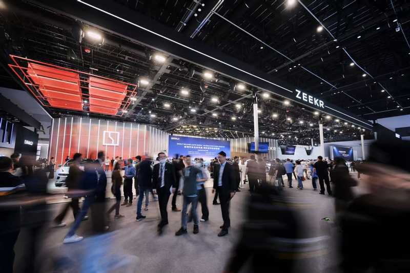  زيكر تطلق طرازين يعيدان رسم ملامح السوق الفاخر في معرض بكين للسيارات