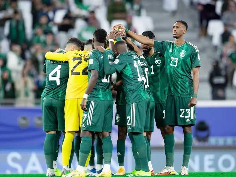 السماح للاعب السعودي بالجمع بين كرة القدم ووظيفة أخرى