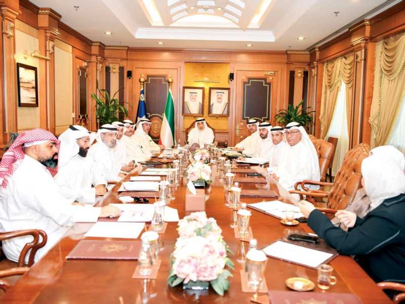 اليوسف لفريق تنظيم إنشاء الحسينيات والمساجد: وضع آليات واضحة لترخيص «الدور الدينية»