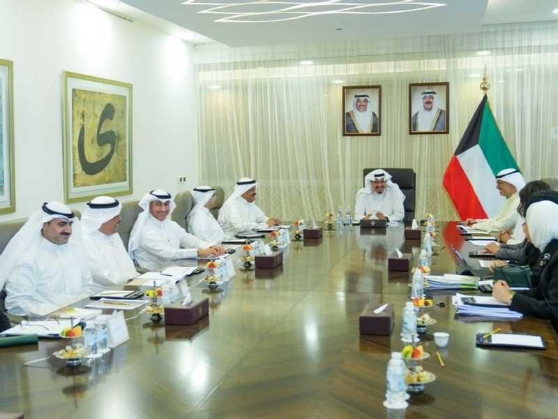 رئيس الوزراء: تسريع العمل للاستفادة من الإطارات المستعملة