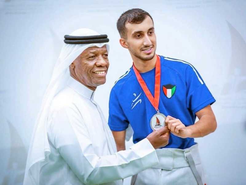البطل أحمد عوض يحصد «فضية» العالم بـ«المبارزة»