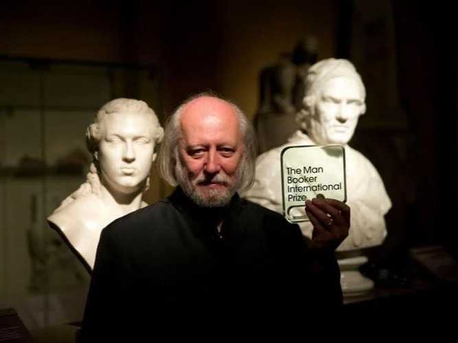 حين يكتب الأدب على حافة الفناء