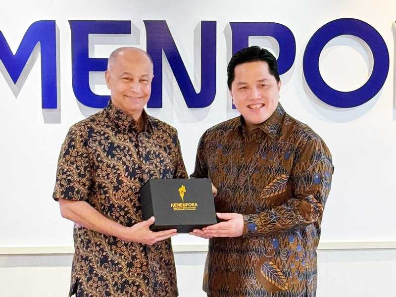 المسلم افتتح أكبر مركز للألعاب المائية في أندونيسيا