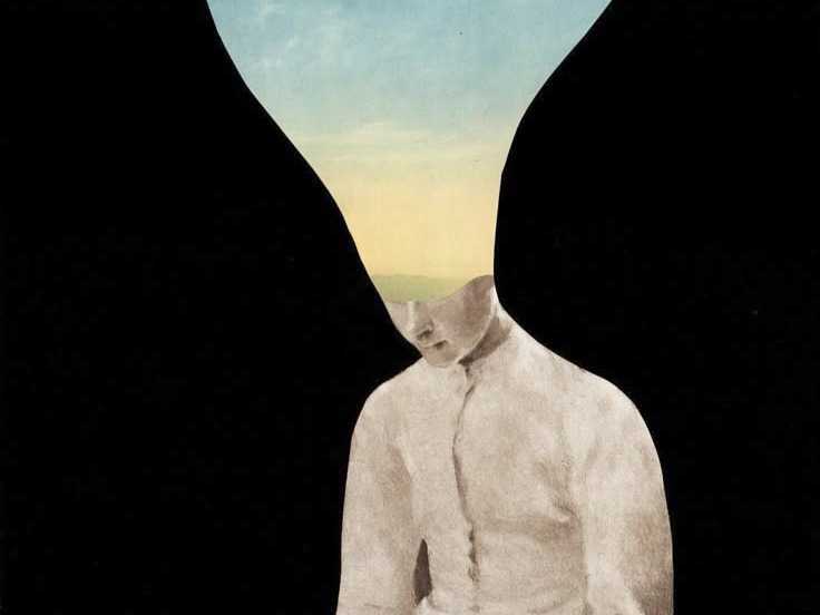 حَاشِيَةٌ عَلَى صَفْحَةِ الْأَزَلِ