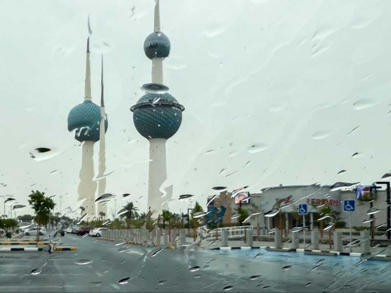 «الأرصاد»: طقس معتدل وفرصة لأمطار خفيفة متفرقة 