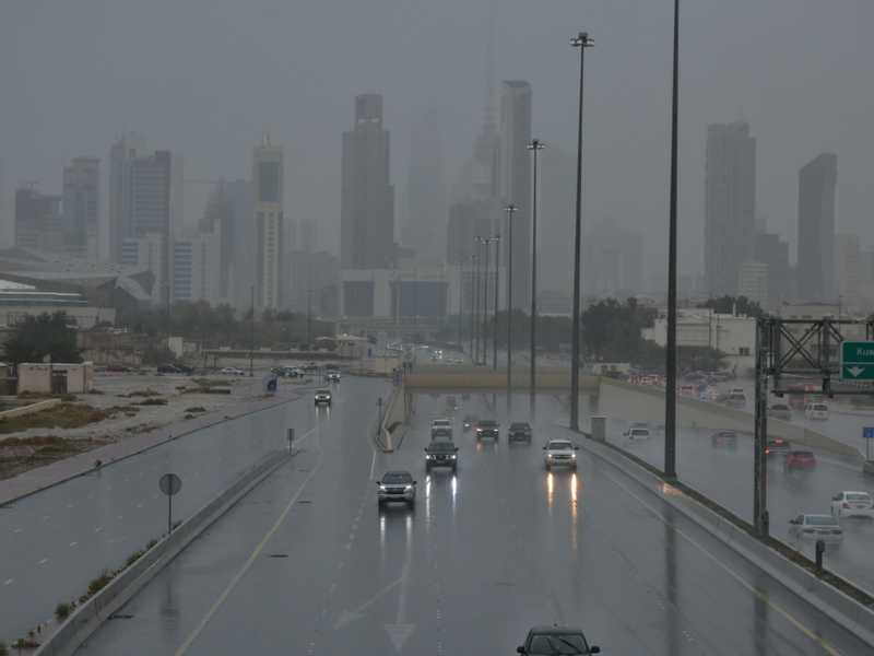 «الأرصاد»: طقس معتدل.. وفرصة لأمطار متفرقة رعدية أحياناً