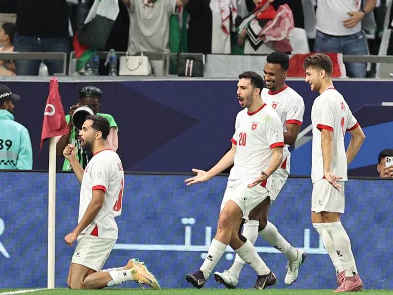 الأردن يفوز على العراق ويتأهل لنصف نهائي كأس العرب