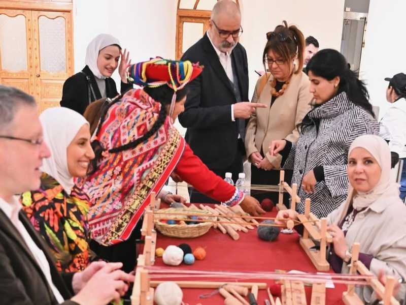 «بيت السدو» يستضيف ورشة نسيج بيروفية