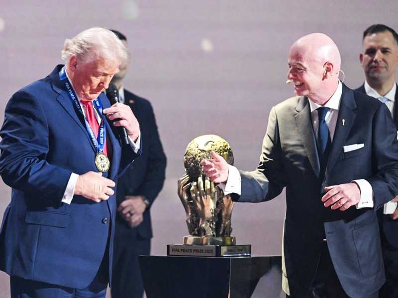 ترامب يفوز بجائزة «فيفا» للسلام 