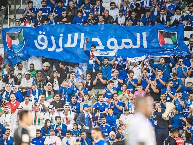 طائرات عسكرية لنقل جماهير الأزرق إلى قطر