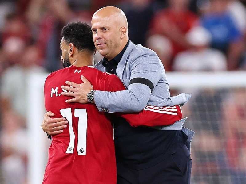 سلوت يعلن عودة صلاح أمام برايتون.. بعد اجتماع بينهما