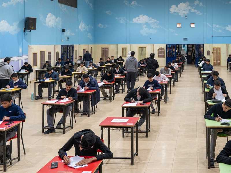 191 ألف طالب في المتوسط والـ10 والـ11 يبدأون اختبارات نهاية الفصل الأول 