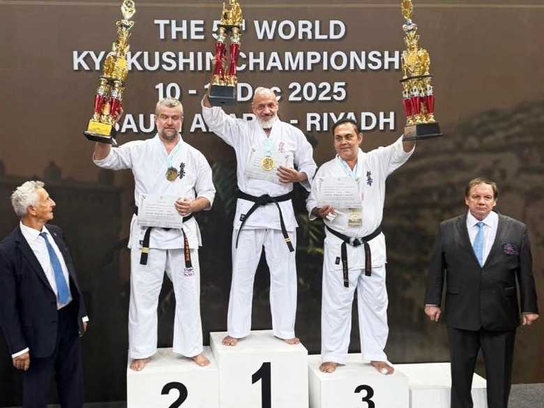 4 ميداليات لأبطال الكويت في الكيوكشن كاراتيه ببطولة العالم