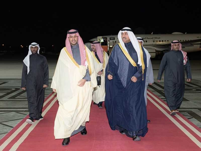 الأمير تركي بن محمد يصل البلاد في زيارة رسمية