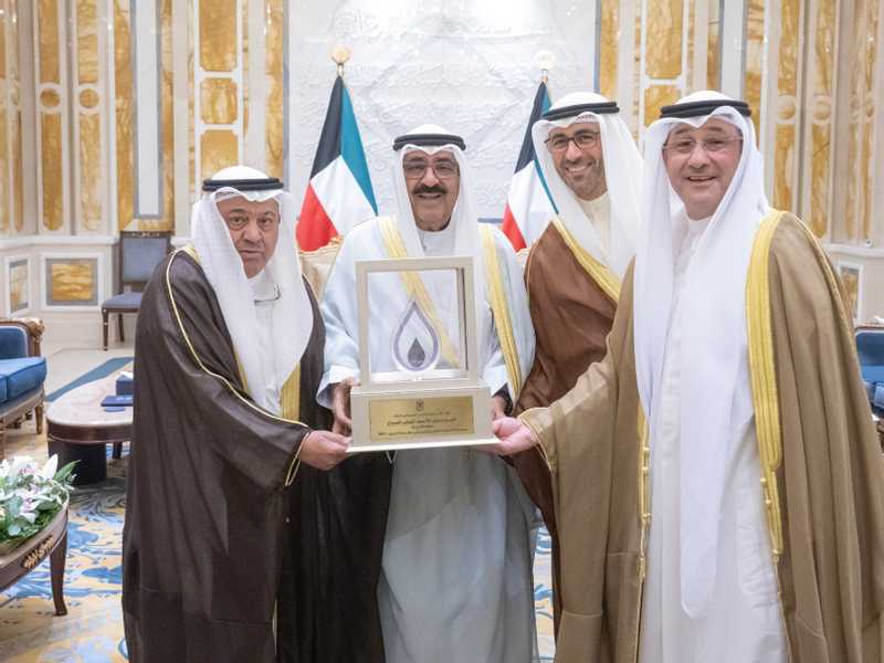 الأمير يقود اقتصاد الكويت نحو الازدهار