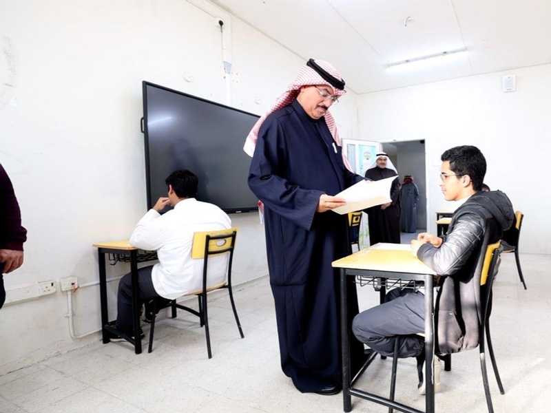 الطبطبائي تفقد عددا من لجان امتحانات الـ 12: توفير بيئه امنه ومنظمه