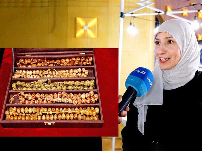الكويتية أنوار الهندال.. تكسر احتكار الرجال لتجارة المسابيح