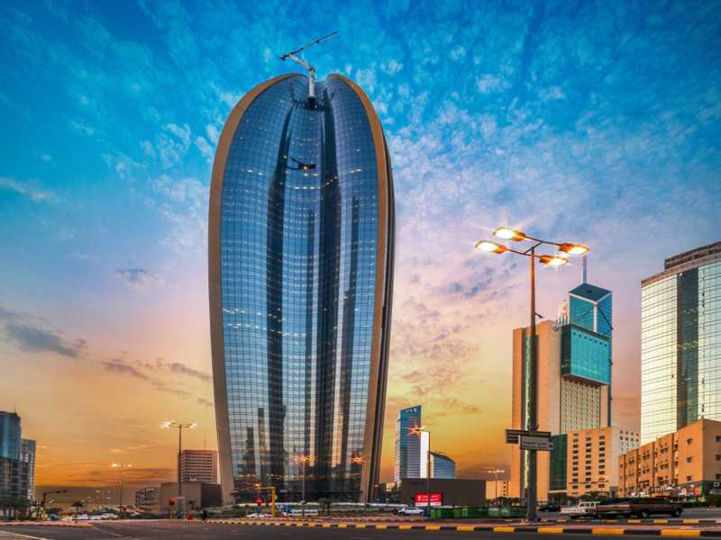 «الوطني» في 2025.. دور رائد في تحصين البنية التحتية المالية الوطنية