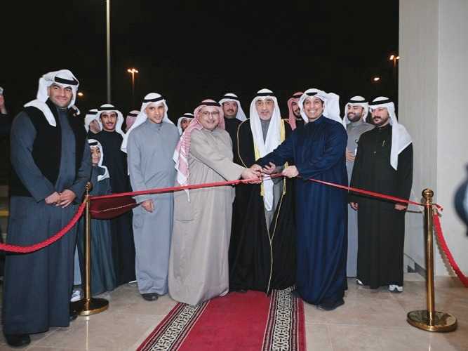 فهد اليوسف افتتح استاد نايف الدبوس بنادي الفحيحيل