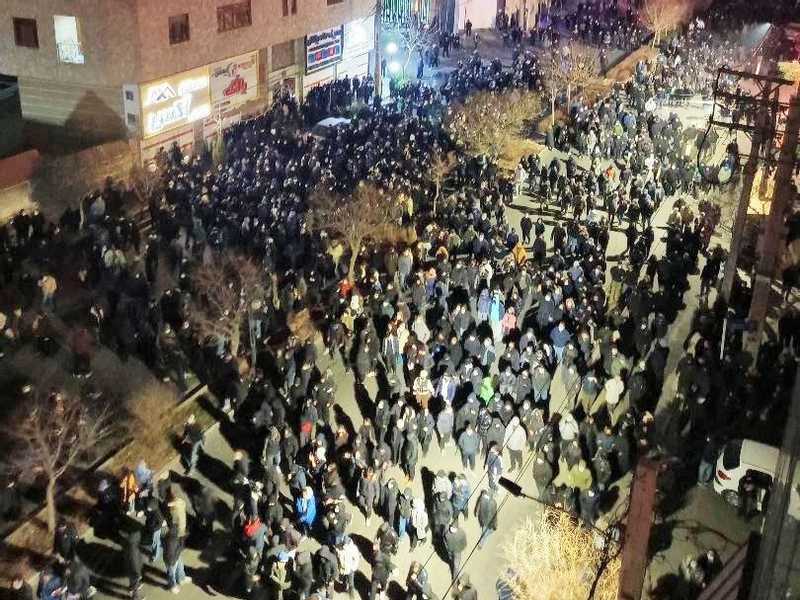 ترامب يدرس اصدار تفويض لمهاجمه ايران