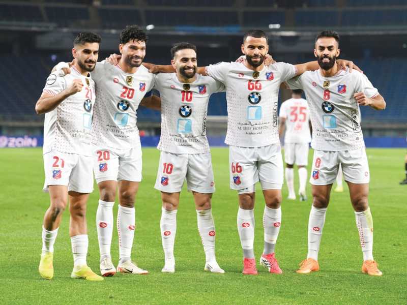 الكويت يحسم القمه امام العربي.. ويبتعد بالصداره