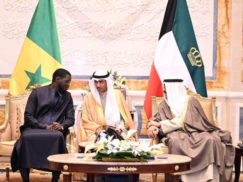 سمو الأمير يستقبل الرئيس السنغالي بمناسبة زيارته الرسمية للبلاد