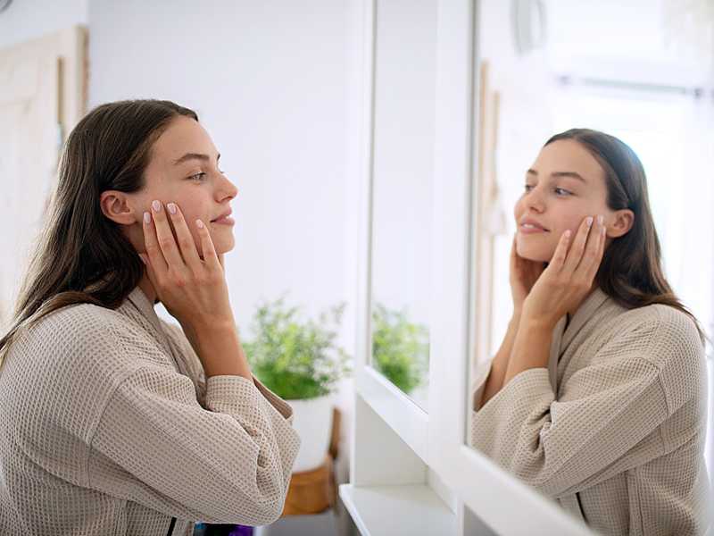 صحتك النفسيه ونضاره بشرتك.. السر يكمن في الامعاء