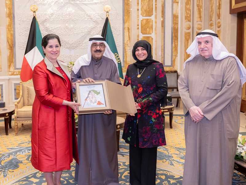 سمو الامير يستقبل الشيخه انتصار الصباح ورئيس «البحوث والدراسات» الكويتيه ورقيه حسين 