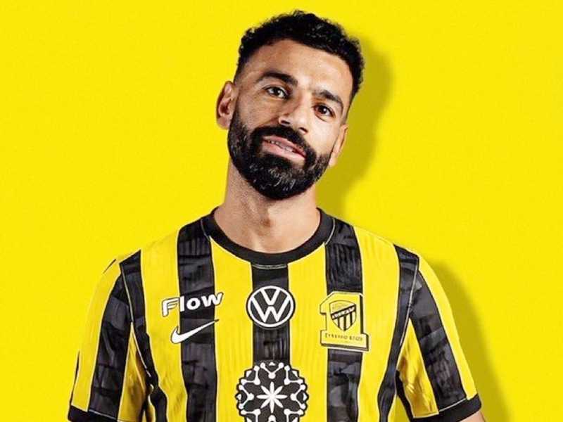 صلاح يكلف وكيل أعماله التفاوض مع اتحاد جدة