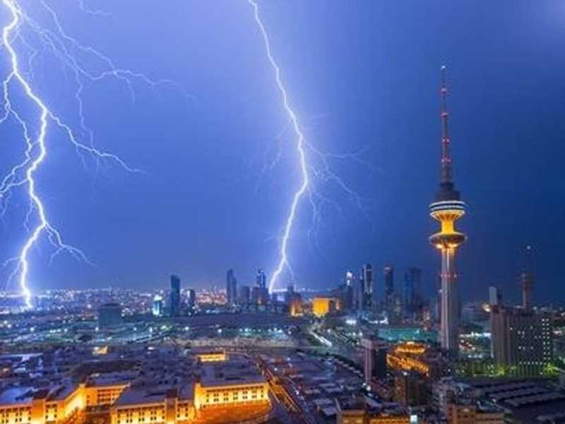 الارصاد الجويه: طقس معتدل الي مائل للحراره.. وفرصه لامطار رعديه احيانا