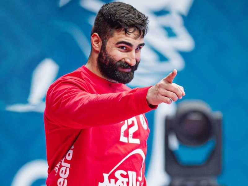 البطل الكويتي حسن صفر افضل لاعب في اسيا 