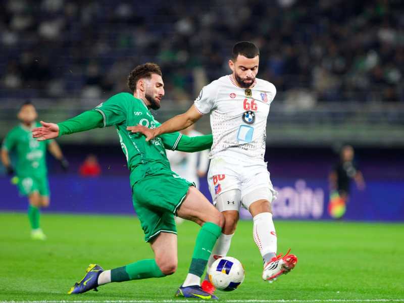 الكويت يحلق بالصداره.. بفارق 8 نقاط عن العربي