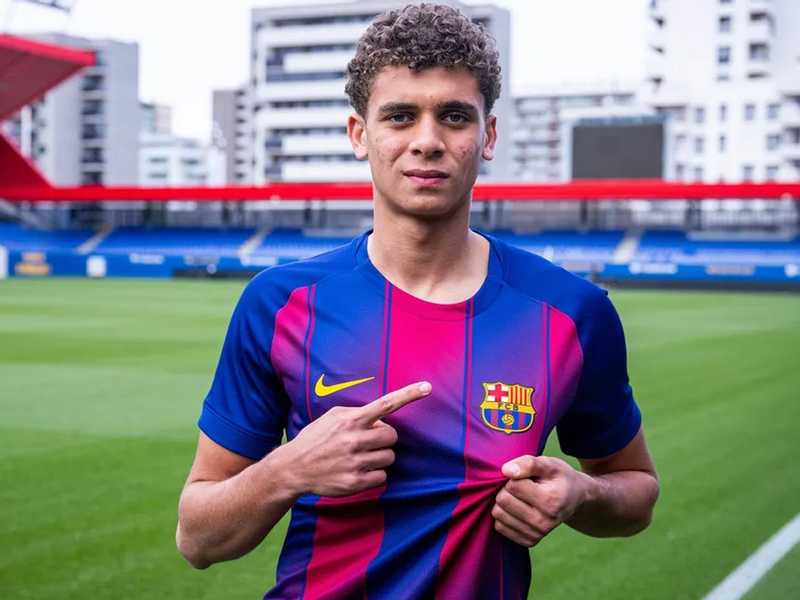 برشلونه يعلن التعاقد مع المصري حمزه عبدالكريم