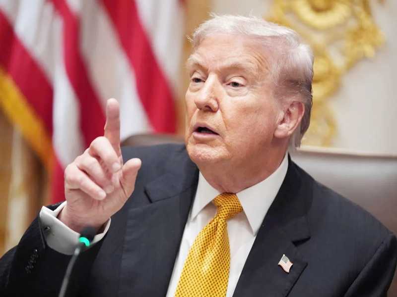 ترامب: ايران تتفاوض معنا لانهم يخشون الضربه العسكريه