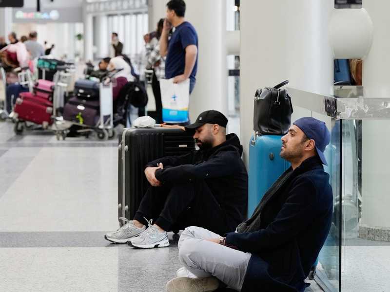 «بلومبرغ»: ضربات ايران تعطل الاف الرحلات الجويه بالشرق الاوسط