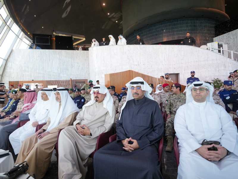  رئيس الوزراء: حريصون علي دعم القدرات الدفاعيه وصون مكتسبات الوطن