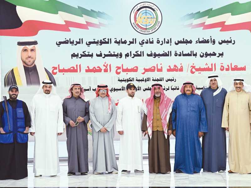 سلمان الحمود يكرم فهد الناصر الصباح
