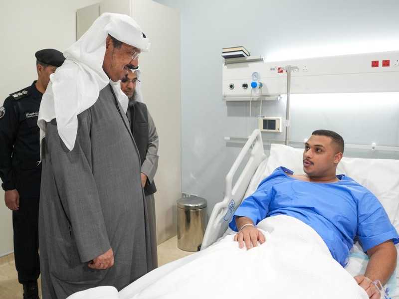 سمو رئيس الوزراء يطمئن علي حاله المصابين جراء الهجوم الذي استهدف المطار