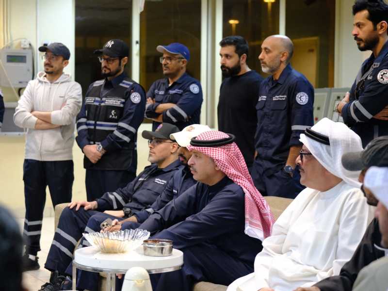 وزير التجاره يتفقد منطقه الشعيبه الصناعيه وسير عملها في الظروف الاستثنائيه 