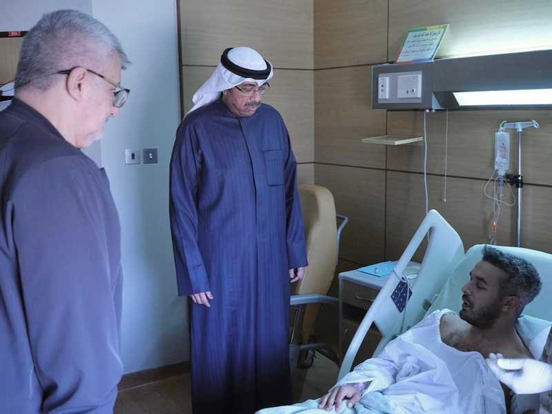 وزير الدفاع يطمئن علي المصابين جراء سقوط شظايا في قاعده علي السالم الجويه