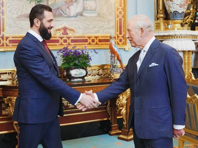 ملك بريطانيا يستقبل الشرع في قصر باكنغهام بلندن