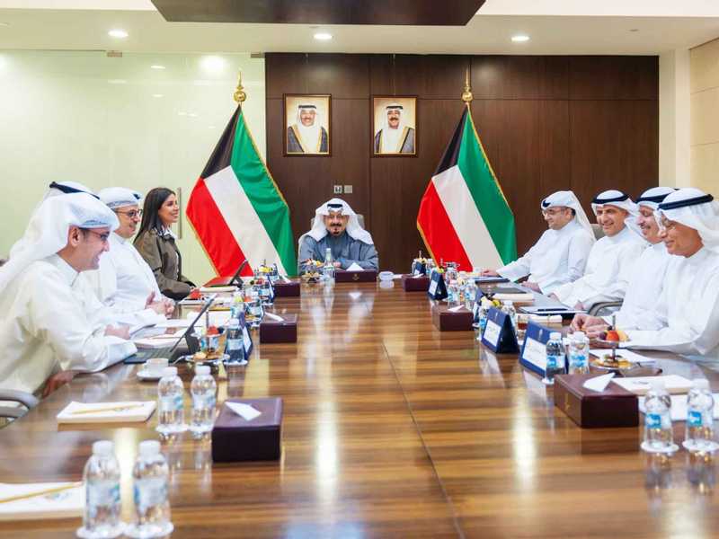 اجتماع العبدالله مع 9 وزراء وقياديين: حصر وتصنيف الاراضي لاقامه مخازن استراتيجيه