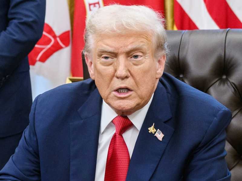 ترامب: سنحقق ثروه طائله من فتح مضيق هرمز والسيطره علي النفط