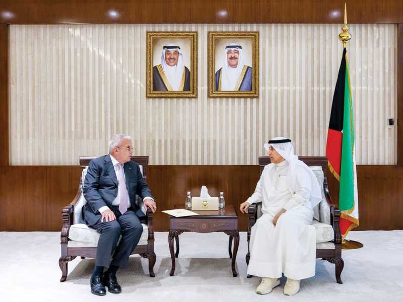رساله خطيه من وزيره الخارجيه الفلسطينيه.. تسلمها الديحاني.. وتتعلق بالعلاقات والمستجدات
